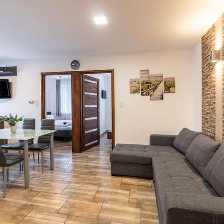 Hajdúszoboszló Garden Lux Apartman מראה חיצוני תמונה