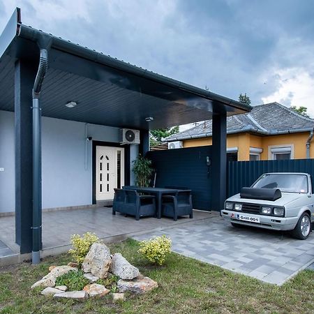 Hajdúszoboszló Garden Lux Apartman מראה חיצוני תמונה