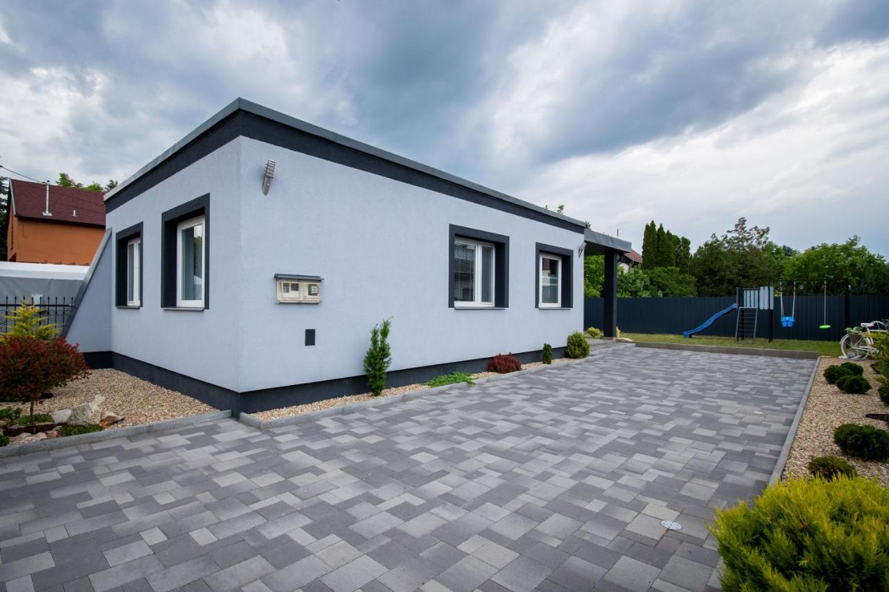 Hajdúszoboszló Garden Lux Apartman מראה חיצוני תמונה